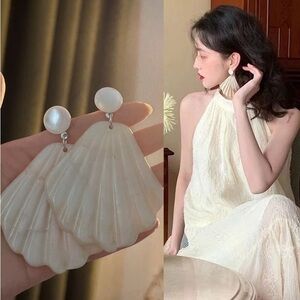 Elegant‎ Cream Shell Earrings new